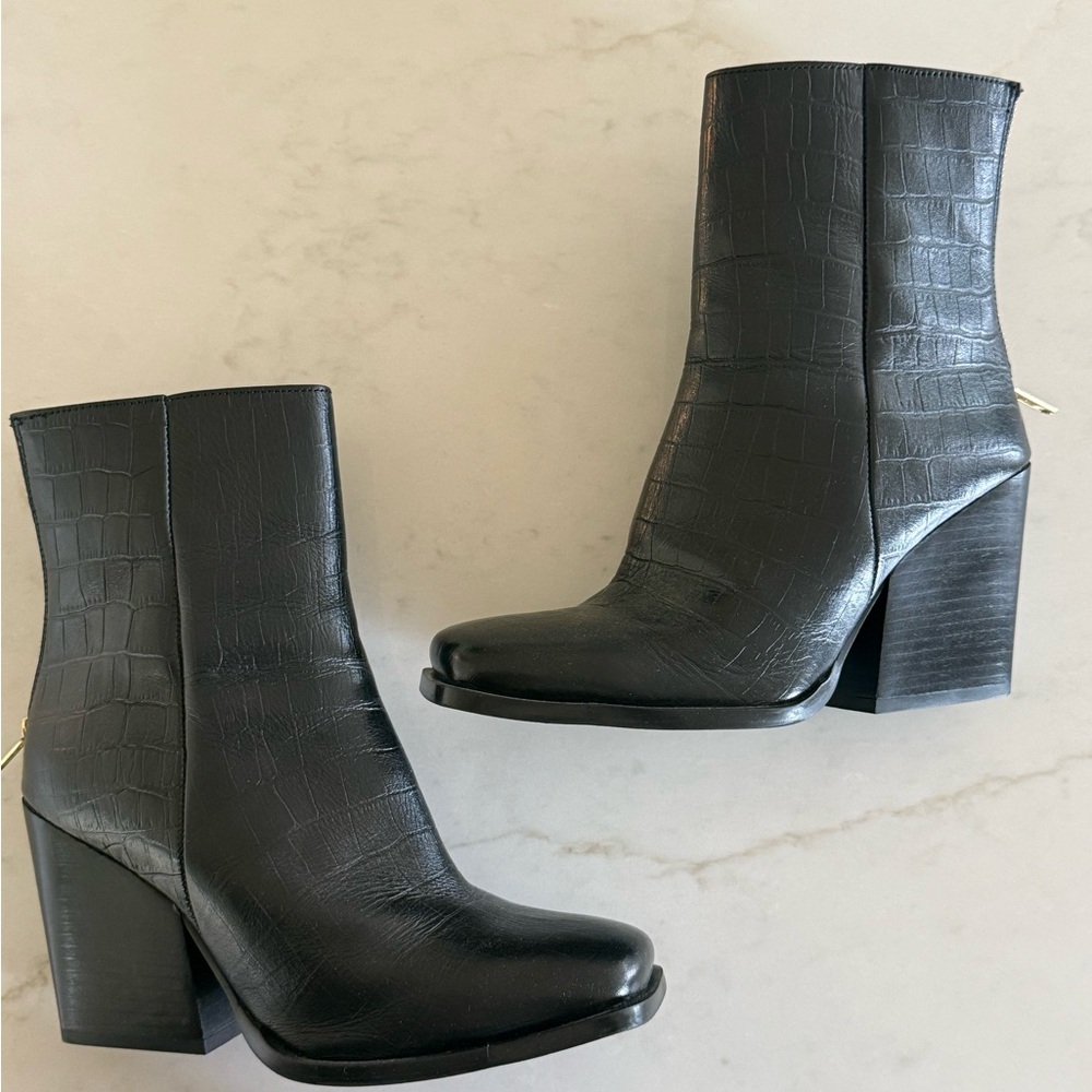 Seychelles Black Croc-Embossed Heeled Boots